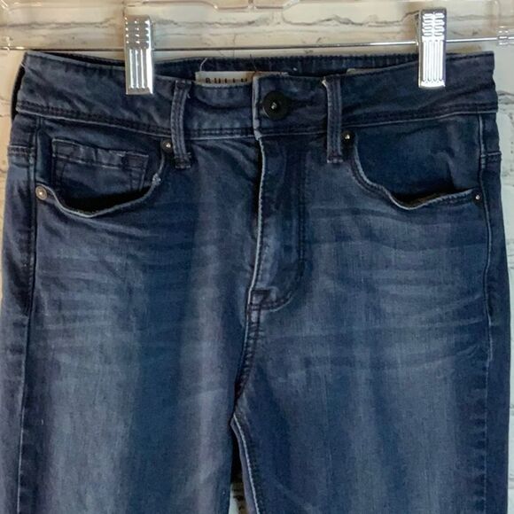 Bullhead Skinniest of Skinny Jeans, size 1, high rise - Picture 3 of 7